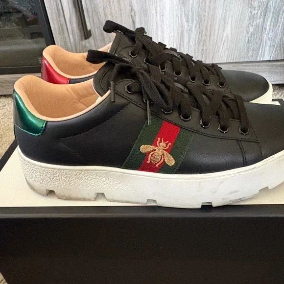Gucci Black and Red Sneakers - Picture 2 of 4